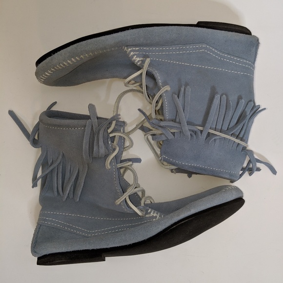 Powder Blue Minnetonka Tamper Boot - sz. 8